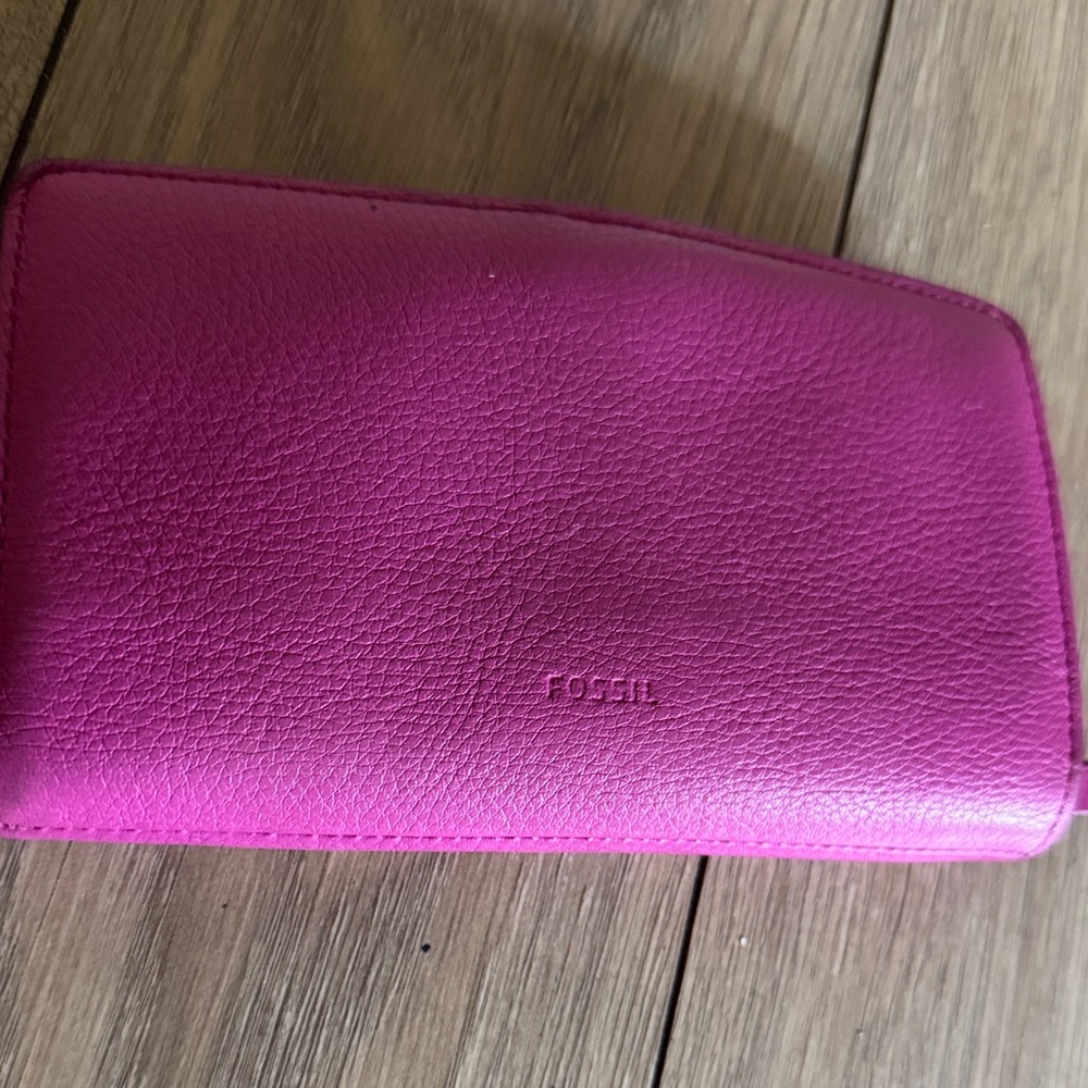 Fossil Fuchsia Leather Wallet